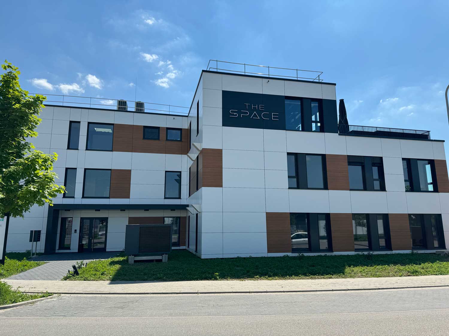Bürogebäude THE SPACE in Haßloch — Sitz der innofabrik GmbH